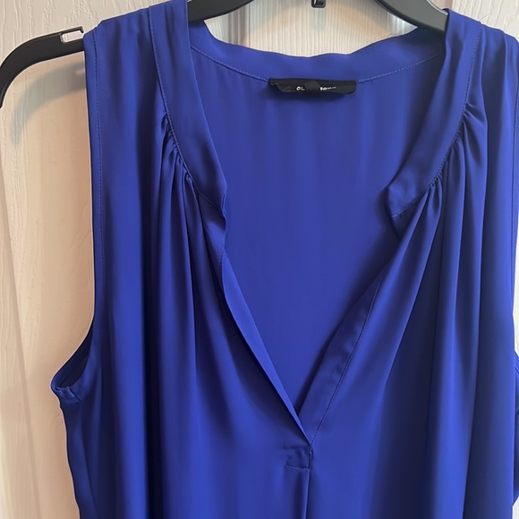 Top - Picture 2 of 4